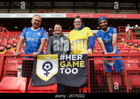 Charlton, Großbritannien. 18. September 2022. Birmingham City Fans während des Fa Women's Super 2 League Spiels Chalrton Women gegen Birmingham City Women im Oakwood VCD Athletic, Charlton, Großbritannien, 18.. September 2022 (Foto von Simon Bissett/News Images) Kredit: News Images LTD/Alamy Live News Stockfoto