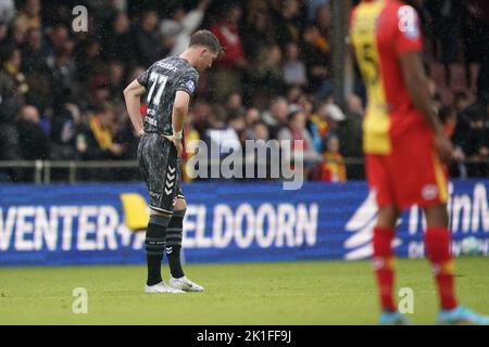 DEVENTER - Ole Romeny vom FC Emmen nach dem niederländischen Eredivisie-Spiel zwischen Schieß los. Eagles und FC Emmen am 18. September 2022 in De Adelaarshorst in Deventer, Niederlande. ANP ROY LAZET Stockfoto