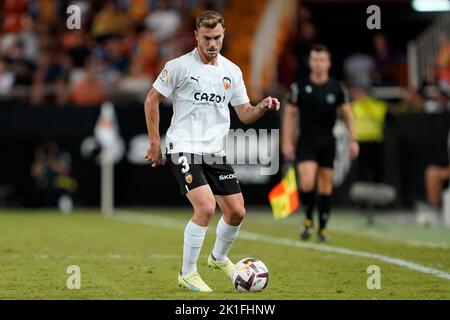 Antonio Latorre von Valencia CF beim La Liga Spiel zwischen Valencia CF und RC Celta spielte am 17. September 2022 im Mestalla Stadion in Valencia, Spanien. (Foto von Enric Samper / PRESSIN) Stockfoto