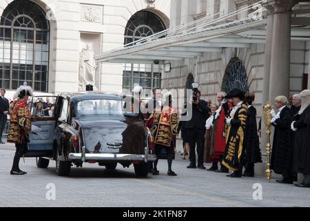 King's Charles II Auto in der City of London während seiner Proklamation als König von Großbritannien Stockfoto