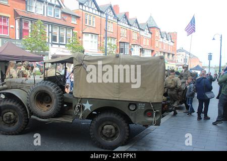Forties Festival in Colwyn Bay, Wales das Festival-Wochenende beinhaltet eine Nachstellung von Schlachten und historischen Fahrzeugen Stockfoto