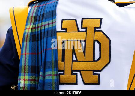 17. September 2022: Die Uniform der Notre Dame-Band während der NCAA-Fußballspiel-Action zwischen den kalifornischen Goldenen Bären und den Notre Dame Fighting Irish im Notre Dame Stadium in South Bend, Indiana. Notre Dame besiegte Kalifornien 24-17. John Mersits/CSM. Stockfoto