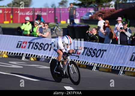 18.. September 2022; 18.. September 2022, Wollongong, Illawarra, South Wales, Australien: UCI-Weltmeisterschaften im Straßenradsport, Elite-Zeitfahren für Herren: HAYTER Ethan aus Großbritannien erholte sich in der ersten Runde von einer heruntergeworfenen Kette Stockfoto