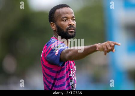 PATTAYA, THAILAND - 18. SEPTEMBER: NGUIMBUS FERDINAND of Marines FC während des Spiels der Thai League 3 East zwischen Pattaya Dolphins und Marines Eureka im Nong Prue Stadium am 18. September 2022 in PATTAYA, THAILAND (Foto: Peter van der Klooster/Alamy Live News) Stockfoto