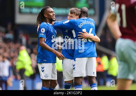 Liverpool, Großbritannien. 18. September 2022. Everton feiert am 18. September 2022 während des Premier League-Spiels zwischen Everton und West Ham United im Goodison Park, Liverpool, England. Foto von Ben Wright. Nur zur redaktionellen Verwendung, Lizenz für kommerzielle Nutzung erforderlich. Keine Verwendung bei Wetten, Spielen oder Veröffentlichungen einzelner Clubs/Vereine/Spieler. Kredit: UK Sports Pics Ltd/Alamy Live Nachrichten Stockfoto