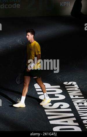 Hamburg, 18.. September 2022. Thanasi Kokkinakis aus Australien ist beim Gruppenspiel zwischen Deutschland und Australien beim Davis-Cup-Finale 2022 in Hamburg im Einsatz. Bildnachweis: Frank Molter/Alamy Live News Stockfoto