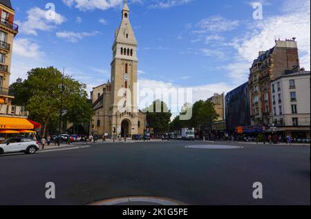 Kirche Saint Pierre de Montrogue in Alesia, Place Victor und Helene Bausch, im 14. Arrondissement, Paris, Frankreich Stockfoto