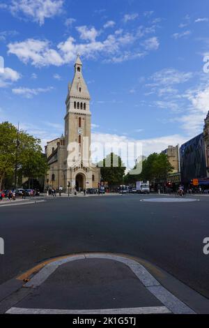 Kirche Saint Pierre de Montrogue in Alesia, Place Victor und Helene Bausch, im 14. Arrondissement, Paris, Frankreich Stockfoto