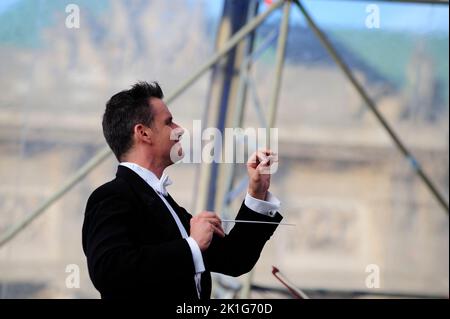 Wien, Österreich. 08 Mai 2015. Philippe Jordan dirigiert das Wiener Symphonieorchester Stockfoto