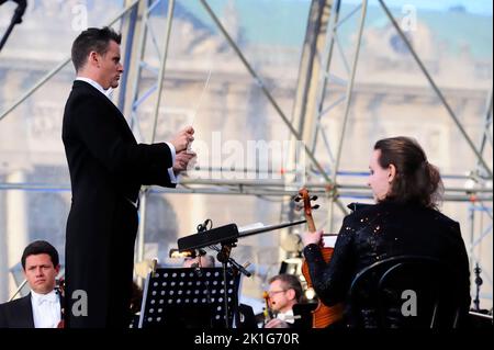 Wien, Österreich. 08 Mai 2015. Philippe Jordan dirigiert das Wiener Symphonieorchester Stockfoto