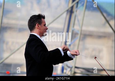 Wien, Österreich. 08 Mai 2015. Philippe Jordan dirigiert das Wiener Symphonieorchester Stockfoto