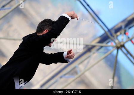 Wien, Österreich. 08 Mai 2015. Philippe Jordan dirigiert das Wiener Symphonieorchester Stockfoto