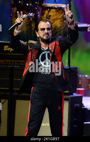 Hollywood, Florida, USA. 17. September 2022. Ringo Starr und seine All Starr Band treten am 17. September 2022 im Hard Rock Live im Seminole Hard Rock Hotel & Casino in Hollywood, Florida, auf. Kredit: Mpi04/Media Punch/Alamy Live Nachrichten Stockfoto