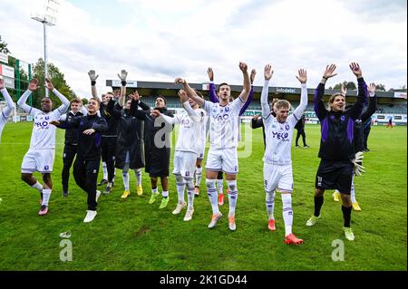 Beerschot VA feiert nach dem Gewinn eines Fußballspiels zwischen RE Virton und Beerschot VA, Sonntag, 18. September 2022 in Virton, am Tag 9 von 22 in der Challenger Pro League 2. Division der belgischen Meisterschaften 2022-2023 1B. BELGA FOTO TOM GOYVAERTS Stockfoto