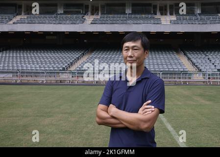 Porträt des Sportkommissars Yeung Tak-keung im HK-Stadion in so Kon Po. 16SEP22 SCMP/Jonathan Wong Stockfoto