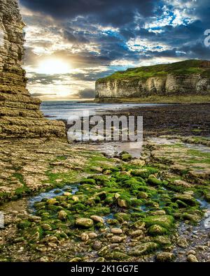 Flamborough Head Beach an der Küste von Yorkshire. Ein entzückendes Juwel von einem Hotel. Stockfoto