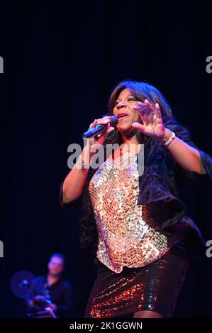 Jaki Graham bei der Tournee „Giants of Soul“ im Sheffield City Hall , Sheffield , Großbritannien , 14.09.2022 Stockfoto