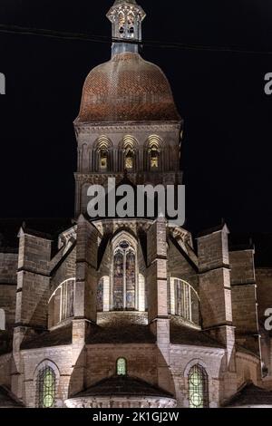 Portrait Aufnahme bei Nacht der Kathedrale Notre-Dame in Beaune, Burgund. Stockfoto