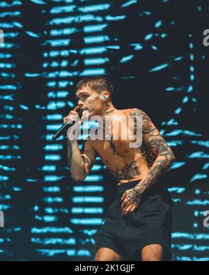 17/09/2022 - der italienische Rapper BLANCO spielt live im Ippodromo SNAI in Mailand, Italien. Stockfoto