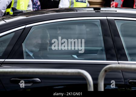 London, Großbritannien. 18. September 2022. König von Spanien, der VI., und die spanische Königin Letizia Ortiz Rocasolano haben gesehen, wie sie Westminster verlassen haben, nachdem sie der verstorbenen Königin Elizabeth II. In London Tribut zollt hatten. Kredit: SOPA Images Limited/Alamy Live Nachrichten Stockfoto