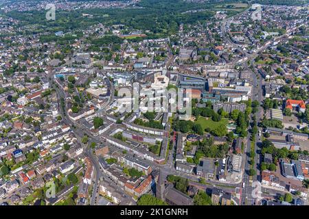 Luftaufnahme, Blick in die Innenstadt, katholische Kirche St. Cyriakus, Altstadt, Bottrop, Ruhrgebiet, Nordrhein-Westfalen, Deutschland, Kultstätte, DE, Europa, Stockfoto