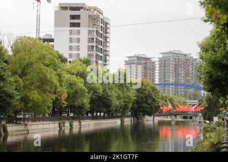 Bukarest, Rumänien - 17. September 2022: Dambovita im Zentrum von Bukarest. Stockfoto