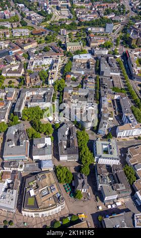 Luftbild, Stadt mit Kreuzeskirche und St. Gertrud Kirche, Innenstadt, Essen, Ruhrgebiet, Nordrhein-Westfalen, Deutschland, Kultstätte, DE, Ladenort Stockfoto