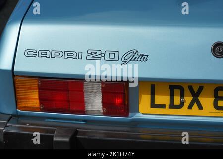 Exeter, UK-August 2022: Nahaufnahme eines Ford Capri Ghia vom Mai 1980 Stockfoto