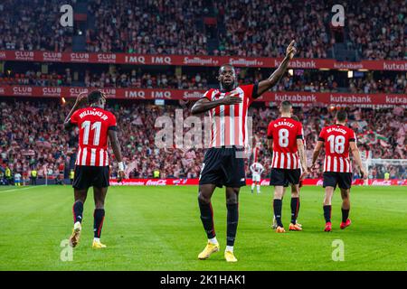 Inaki Williams feiert ein Tor während des Liga-Santander-Spiels zwischen Athletic Club de Bilbao und Rayo Vallecano im Estadio de San Mames in Bilbao, Spanien. Stockfoto