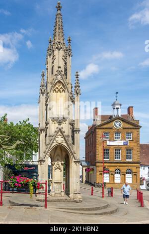 The Burton Memorial and Moot Hall, High Street, Daventry, Northamptonshire, England, Vereinigtes Königreich Stockfoto