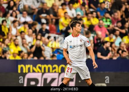 Valencia, Spanien. 18. September 2022. VALENCIA, SPANIEN - 18. SEPTEMBER: Oliver Torres von Sevilla CF beim Spiel zwischen Villarreal CF und Sevilla CF von La Liga Santander am 18. September 2022 in Ciutat de Valencia in Valencia, Spanien. (Bild: © Samuel CarreÃ±O/PX Imagens via ZUMA Press Wire) Bild: ZUMA Press, Inc./Alamy Live News Stockfoto