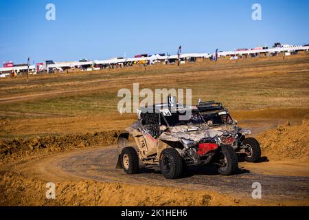 34 DUBOIS Romuald, HERVIEU Thomas, BIGOT Bertrand, DUBOIS Polaris POLARIS RZR pro XP SSV, Aktion während der Ausgabe 30. des 24 Heures Tout Terrain de France, vom 16. Bis 17. September 2022 auf dem Circuit de Fontaine Fourches, in Fontaine-Fourches, Frankreich - Foto Damien Saulnier / DPPI Stockfoto