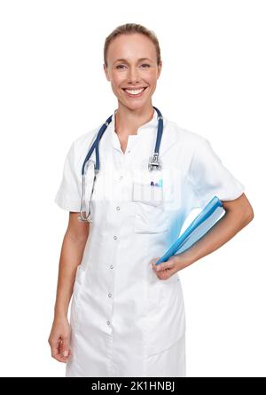 Sie hat eine großartige Art am Bett. Studioaufnahme einer jungen Krankenschwester, die einen blauen Ordner in der Hand hält. Stockfoto