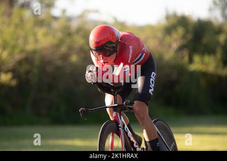 Tobias Foss aus Norwegen, der bei der UCI Road Cycling World Championships 2022 in Wollongong, Australien, das Elite-Einzelzeitfahren der Männer gewann. Stockfoto