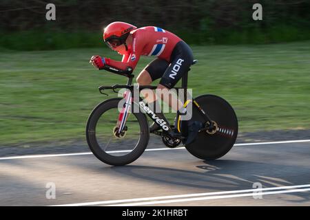 Tobias Foss aus Norwegen, der bei der UCI Road Cycling World Championships 2022 in Wollongong, Australien, das Elite-Einzelzeitfahren der Männer gewann. Stockfoto