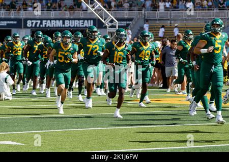 Die Baylor Bears betreten das Feld vor ihrem NCAA College Football Spiel gegen die Texas State Bobcats im McLane Stadium Samstag, den 17. September 2022, in Waco, Texas. Baylor gewann mit 42:7. (Eddie Kelly/Image of Sport) Stockfoto