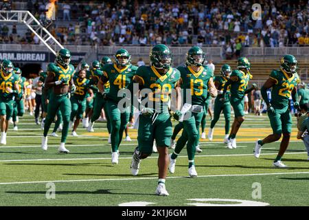 Die Baylor Bears betreten das Feld vor ihrem NCAA College Football Spiel gegen die Texas State Bobcats im McLane Stadium Samstag, den 17. September 2022, in Waco, Texas. Baylor gewann mit 42:7. (Eddie Kelly/Image of Sport) Stockfoto