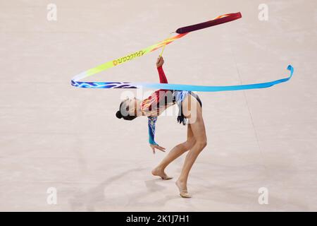 Sofia, Bulgarien. 17. September 2022. RAFFAELI Sofia - ITA Ribbon Allround during Rhythmic Gymnastics World Championship 2022 day4, Gymnastik in Sofia, Bulgaria, September 17 2022 Credit: Independent Photo Agency/Alamy Live News Stockfoto