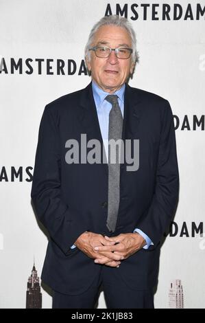 New York, USA. 18. September 2022. Robert De Niro nimmt an der New Yorker Premiere von „Amsterdam“ in der Alice Tully Hall in New York, NY, am 18. September 2022 Teil. (Foto von Anthony Behar/Sipa USA) Quelle: SIPA USA/Alamy Live News Stockfoto