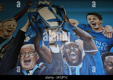 Leicester, Großbritannien. 18. September 2022. 18. September 2022, Leicester, England, Vereinigtes Königreich: Leicester, England, 18. 2022. September: Während des Barclays FA Womens Super League-Spiels zwischen Leicester City und Tottenham Hotspur im King Power Stadium in Leicester, England, ist ein Wandgemälde in der Konkurshalle des King Power Stadions zu sehen. (Bild: © James Holyoak/Sport Press Foto via ZUMA Press) Bild: Zuma Press/Alamy Live News