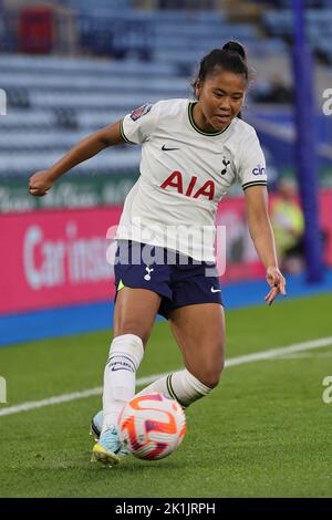 Leicester, Großbritannien. 18. September 2022. 18. September 2022, Leicester, England, Vereinigtes Königreich: Leicester, England, 18. 2022. September: Asmita Ale (13 Tottenham Hotspur) während des Barclays FA Womens Super League Spiels zwischen Leicester City und Tottenham Hotspur im King Power Stadium in Leicester, England. (Bild: © James Holyoak/Sport Press Foto via ZUMA Press) Bild: Zuma Press/Alamy Live News