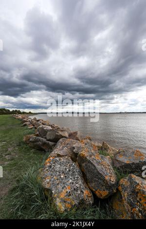 Gezeitenverteidigung, Lydney Harbour, Lydney, Gloucestershire, GL15 4er Stockfoto