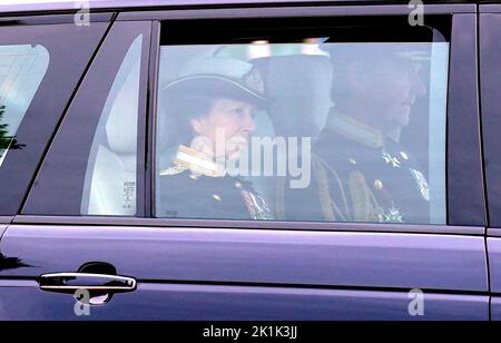 Die Prinzessin Royal kommt vor dem Staatsfuneral von Königin Elizabeth II. An, das in Westminster Abbey, London, abgehalten wird. Bilddatum: Montag, 19. September 2022. Stockfoto