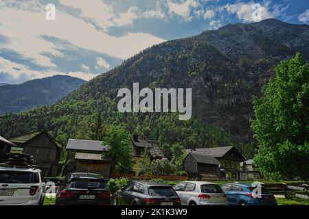 Hallstatt, Österreich - 15. Mai 2022: Parkplatz Hallstatt. Stockfoto