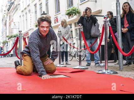 Utrecht, Niederlande. 19. September 2022. 2022-09-19 11:10:24 UTRECHT - Darsteller Fedja van Huet auf dem Filmboulevard während des Niederländischen Filmfestivals (NFF). Utrecht wird anderthalb Wochen lang in die Filmhauptstadt der Niederlande umbenannt, wo die neuesten Spiel-, Dokumentar-, Animations-, Kurzfilme, Serien- und VR-Produktionen präsentiert werden. ANP JEROEN JUMELET netherlands Out - belgium Out Credit: ANP/Alamy Live News Stockfoto