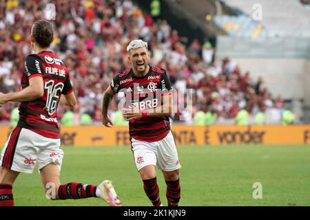 Rio, Brasilien - 18. September 2022: De Arrascaeta Spieler im Spiel zwischen Flamengo und Fluminense durch 27 Runde der brasilianischen Meisterschaft in Maracana Stadi Stockfoto