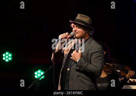 Paris, Frankreich. 16. September 2022. Peter Doherty und Fred Lo treten am 16. September 2022 beim Festival Paris Paradis 2022 im Parc De La Villette in Paris, Frankreich, auf. (Foto: Lionel Urman/Sipa USA) Quelle: SIPA USA/Alamy Live News Stockfoto
