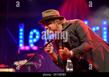 Paris, Frankreich. 16. September 2022. Peter Doherty und Fred Lo treten am 16. September 2022 beim Festival Paris Paradis 2022 im Parc De La Villette in Paris, Frankreich, auf. (Foto: Lionel Urman/Sipa USA) Quelle: SIPA USA/Alamy Live News Stockfoto