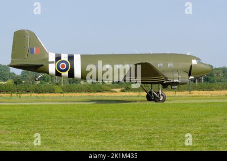 Douglas DC-3, C-47, Dakota, KP220, G-ANAF, The Victory Show, Foxlands Farm, Cosby, Leicestershire, England, Stockfoto