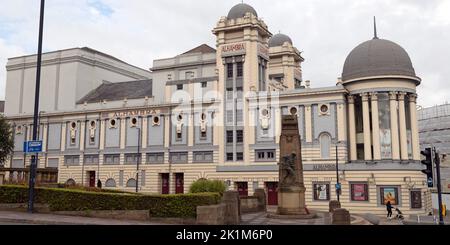 Das Theater der Alhambra in Bradford, West Yorkshire. Der Veranstaltungsort wurde 1914 eröffnet. Stockfoto